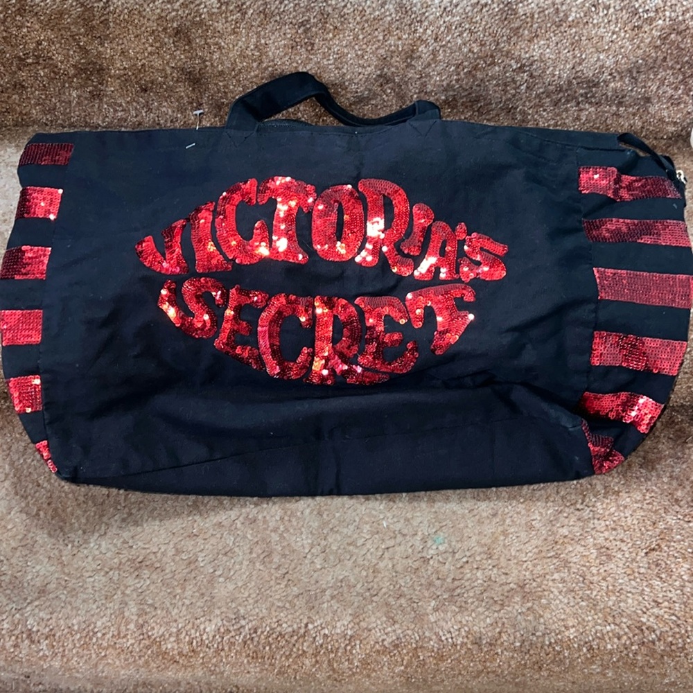 Victoria's Secret Sequin Lip Zip Shoulder Tote Weekend Duffle Gym Black Bag